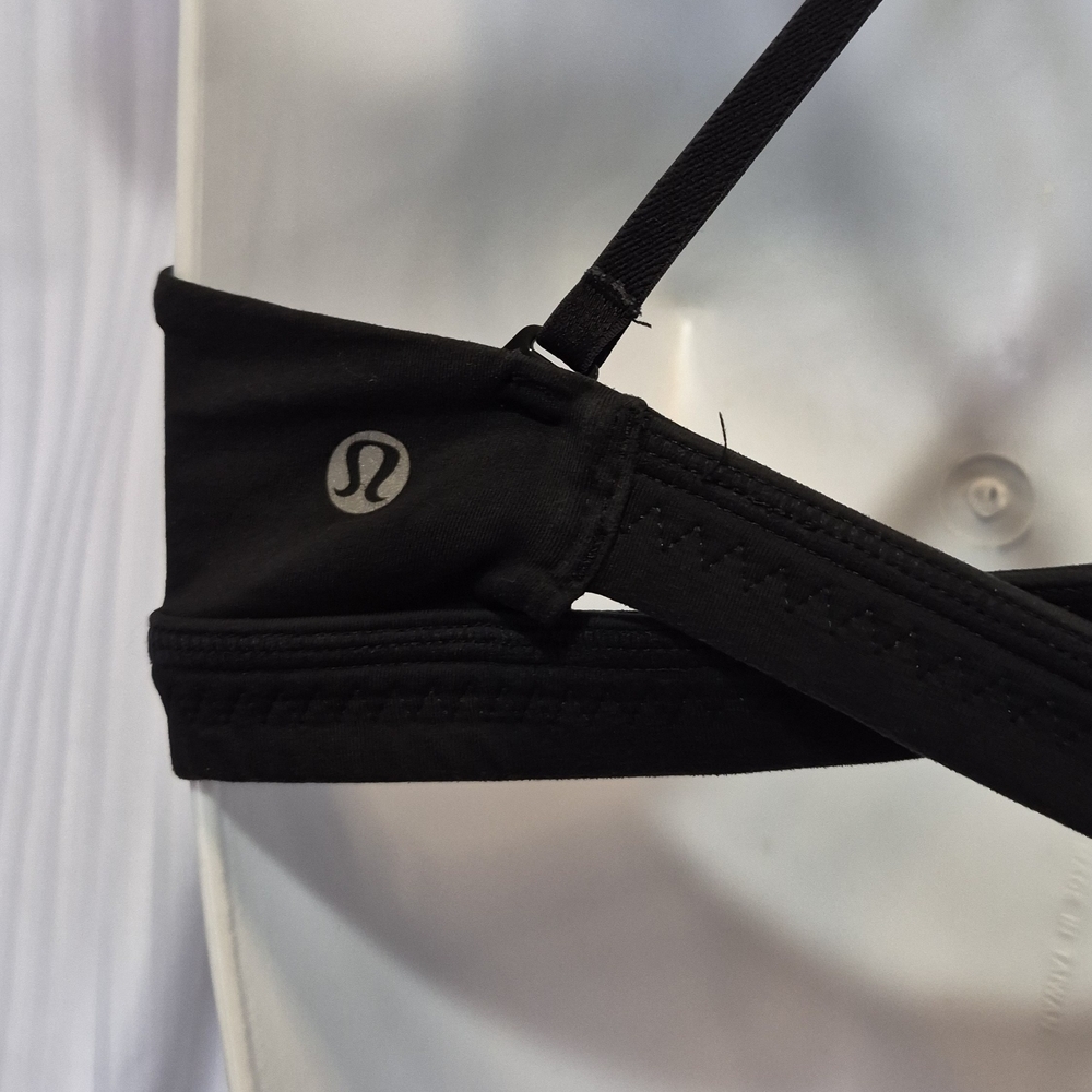 Lululemon Size Sm Stretch Wireless Black Bralette with Adjustable Straps - Picture 6 of 6